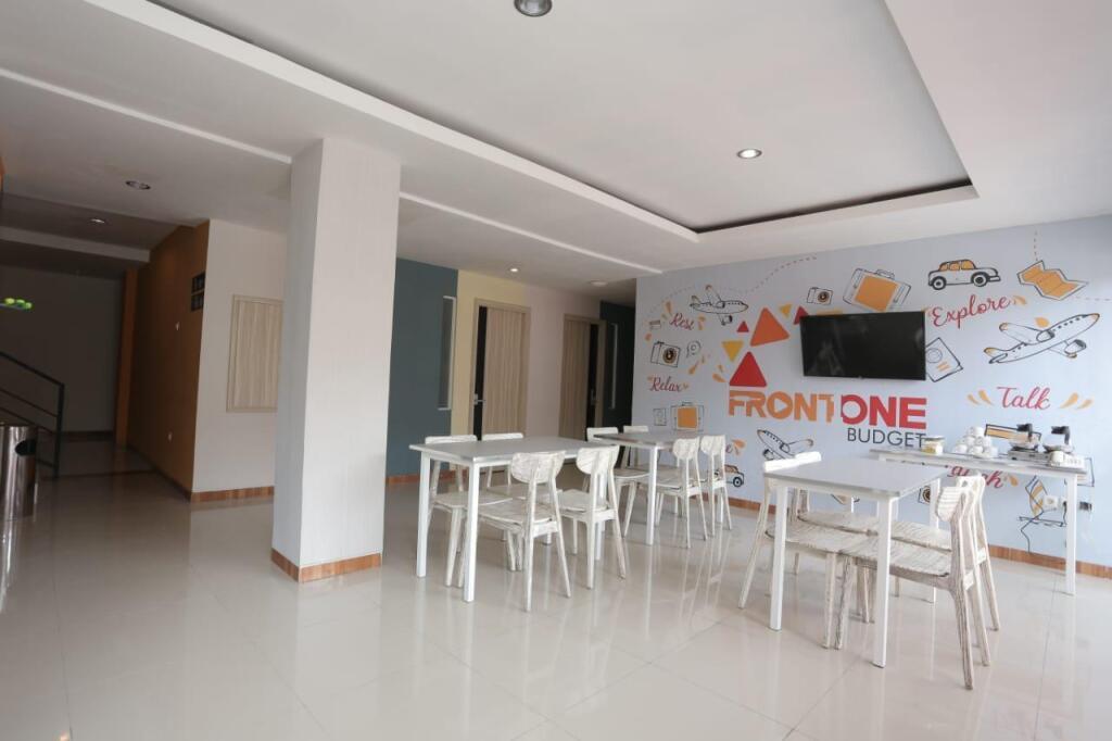 Маланг: Front One Budget Malang