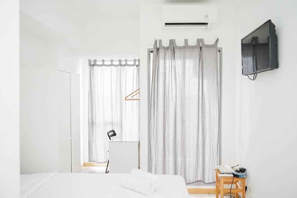 Legok: Wonderful Studio Apartment With City View At M-Town Residence