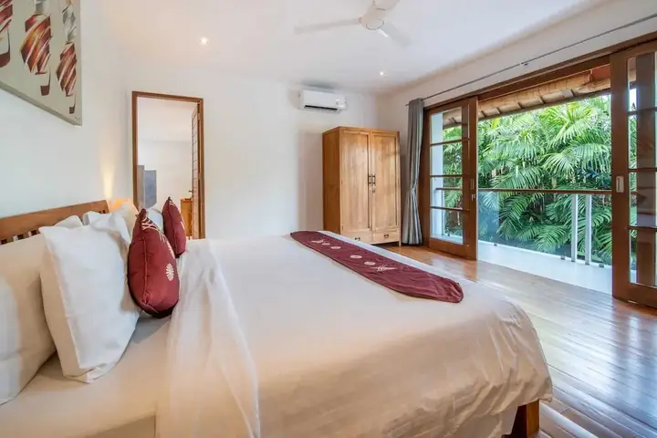 Fabulous Private Villa, 3 BR, Canggu With Staff — фото 1
