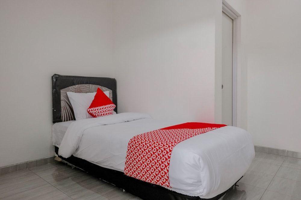 Медан: Oyo 1176 J3 Residence Syariah