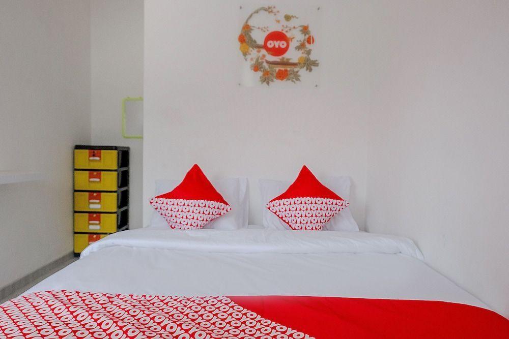 Медан: Oyo 1176 J3 Residence Syariah