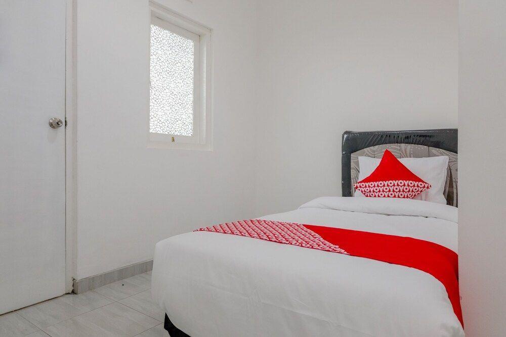 Медан: Oyo 1176 J3 Residence Syariah
