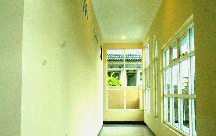 Суракарта: OYO 3810 D'yolland Exclusive Kost & Guesthouse Syariah