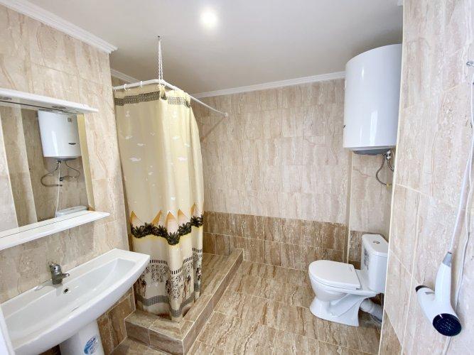 Прибрежное (Сакский район): Azur Hotel