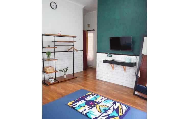 Family 5pax Homestay at Omah Cening — фото 3