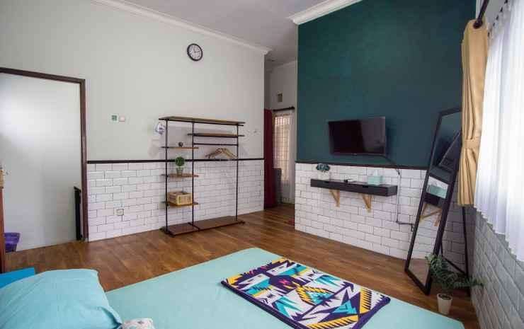 Family 5pax Homestay at Omah Cening — фото 5