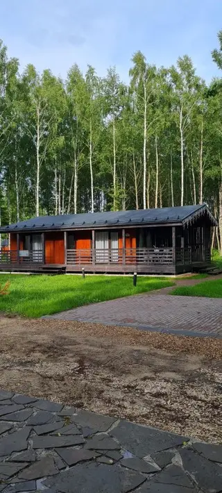 Красный Огорок: Дом Барнхаус у озера с панорамным остеклением