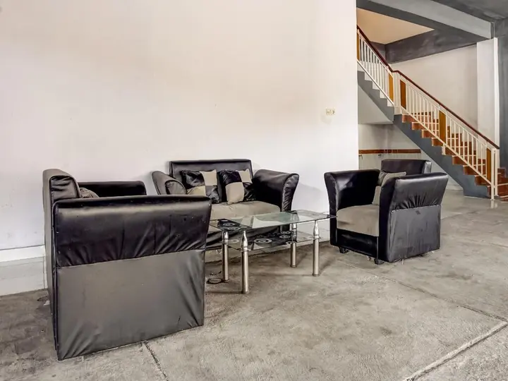Депок: OYO 3220 Kost Putri Exclusive 272