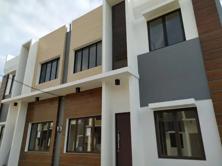 Караванг: OYO Life 3246 Walnut Inn G-10