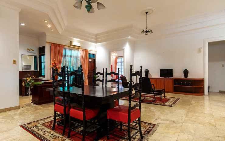 Медан: Oyo Life 2843 Raz House Syariah