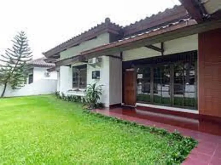 Медан: Oyo Life 2843 Raz House Syariah