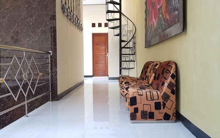 Суракарта: Oyo 3347 Latansa Luxury Syariah