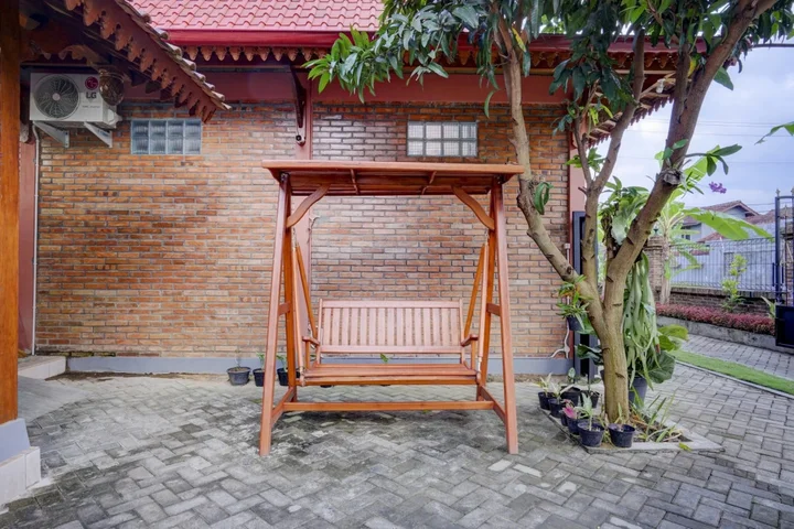 Батуретно: OYO 90265 Cempoko Mulyo Homestay Syariah