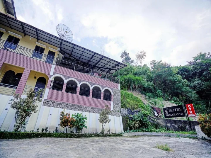 Озеро Тоба: OYO 90331 Hotel Toba Shanda