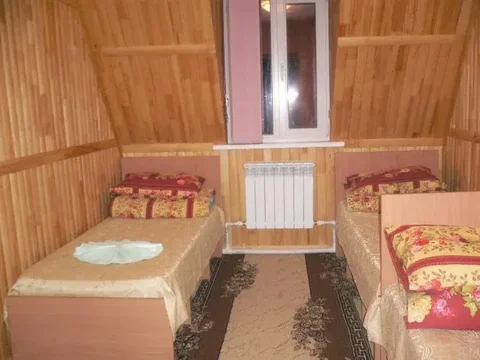 Известковый: Greenhouse Hotel