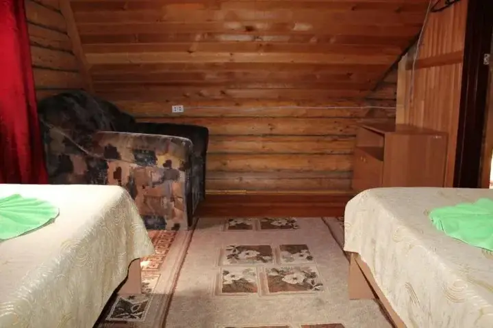 Известковый: Greenhouse Hotel