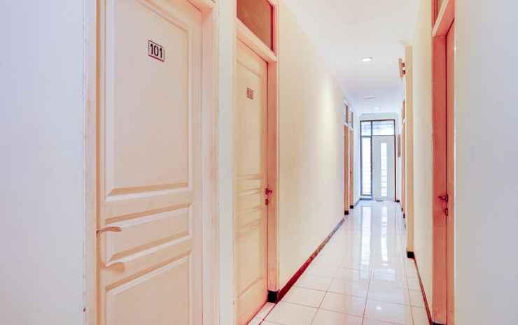 Суракарта: OYO 90373 Griya Nira 3 Syariah Putri
