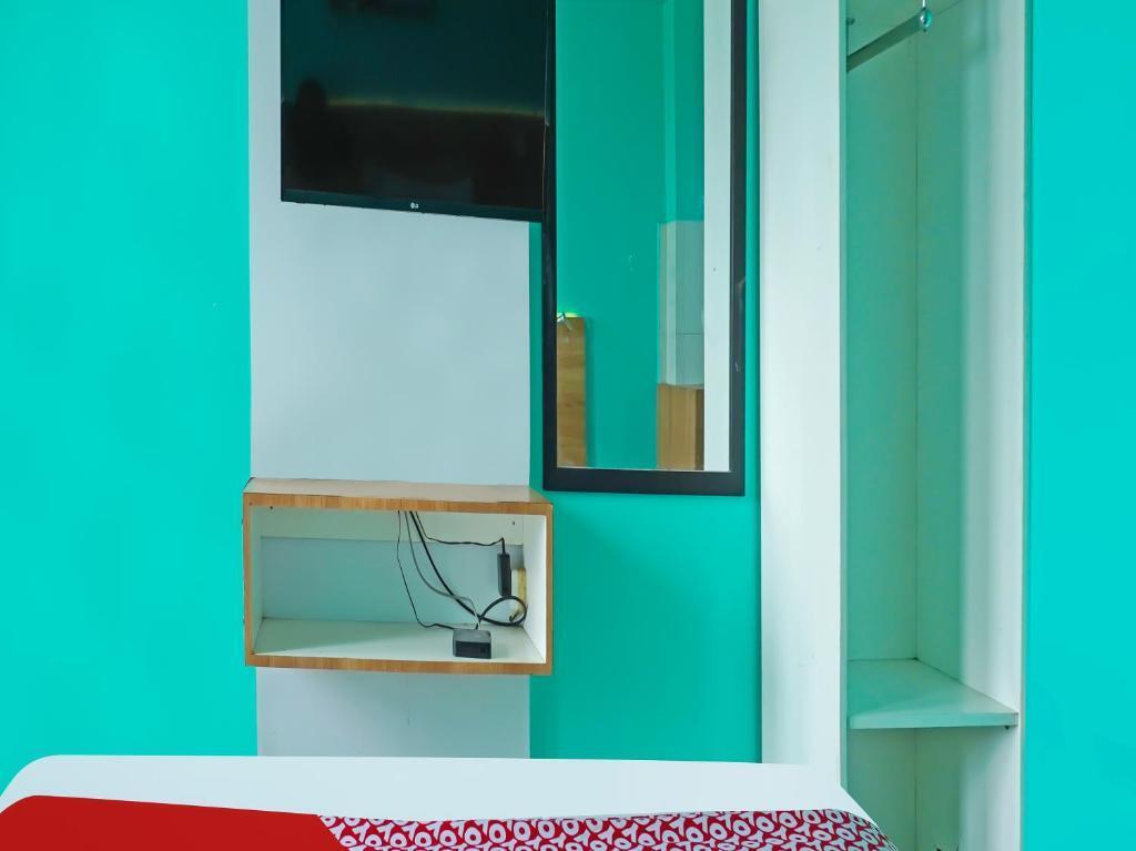 Караванг: OYO 90391 Gkitroom