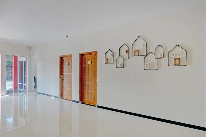 Суракарта: OYO 90410 Griya Amanah Jajar Syariah