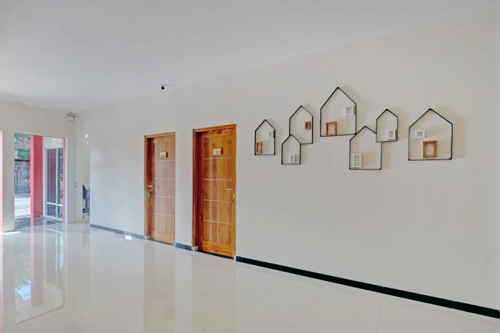 Суракарта: OYO 90410 Griya Amanah Jajar Syariah