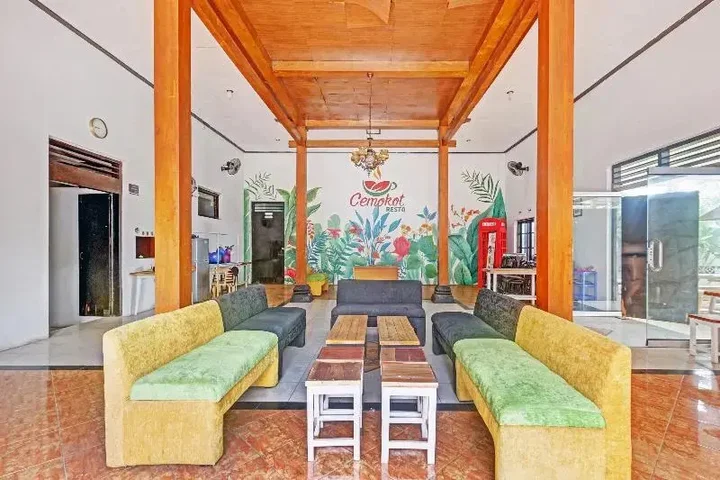 Суракарта: OYO 90446 Hotel Pajang Indah