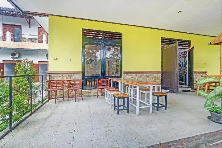 Суракарта: OYO 90446 Hotel Pajang Indah
