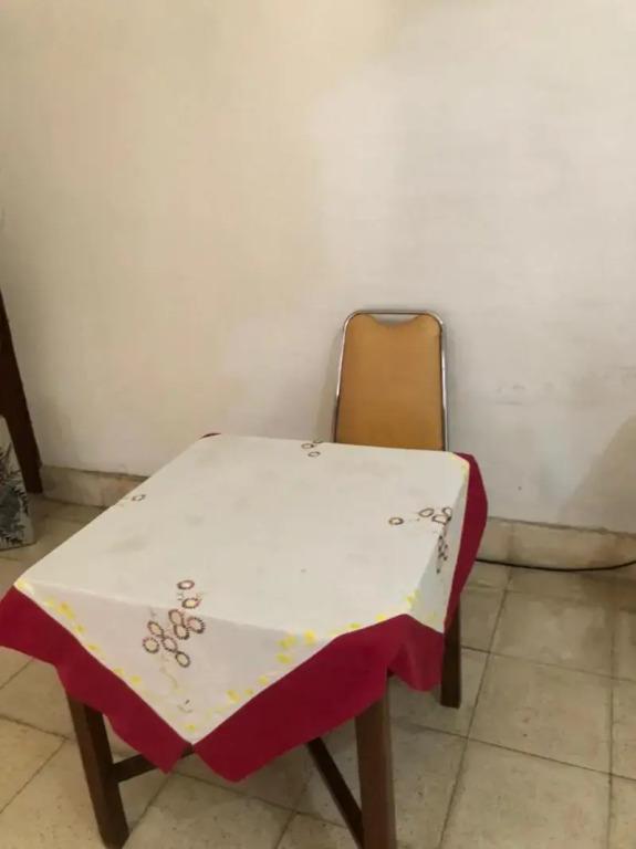 Сурабая: OYO 90482 Rumah Oma Syariah