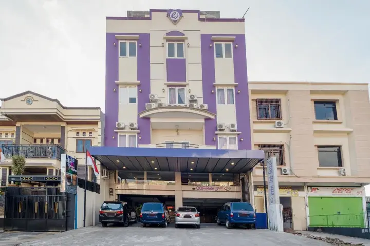 Макассар: Capital O 3380 Erin Int Hotel