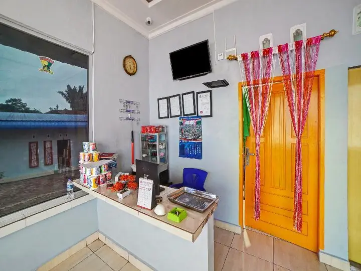 Пематангсиантар: OYO 90509 Nadia Hotel
