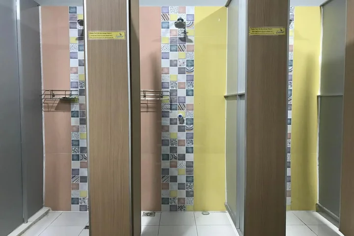 Понтианак: The Colour Hostel