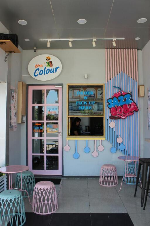 Понтианак: The Colour Hostel