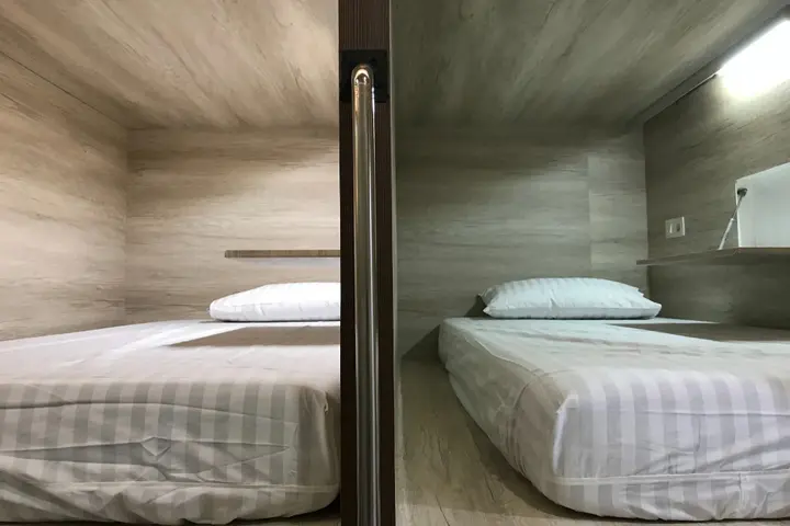 Понтианак: The Colour Hostel