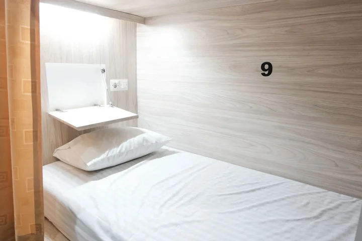 Понтианак: The Colour Hostel