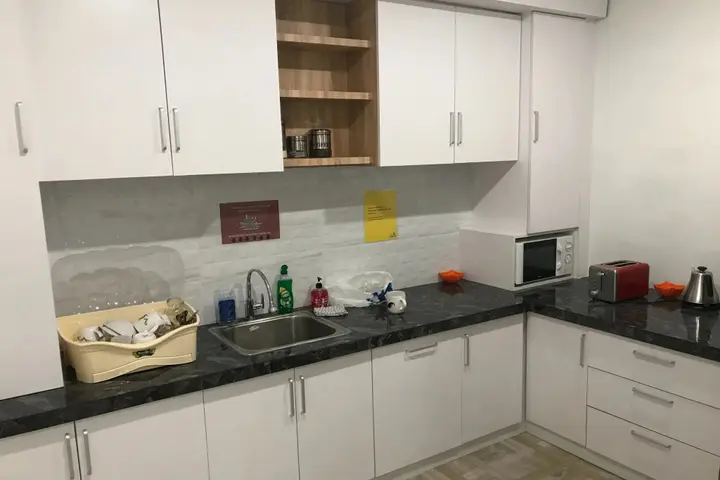 Понтианак: The Colour Hostel