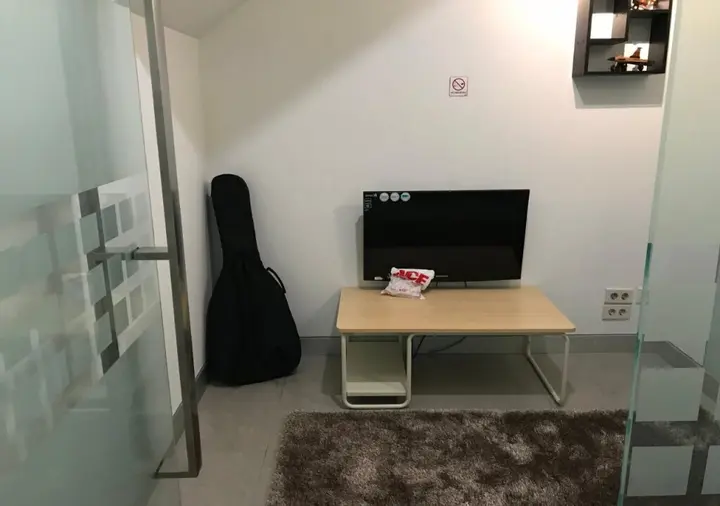 Понтианак: The Colour Hostel