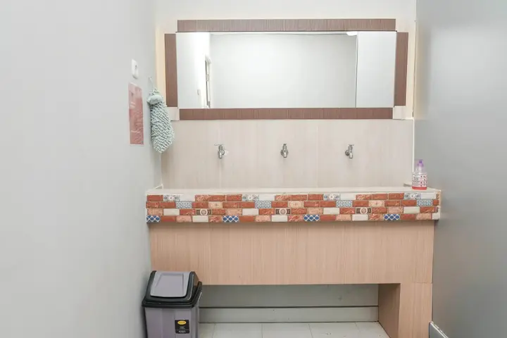 Понтианак: The Colour Hostel