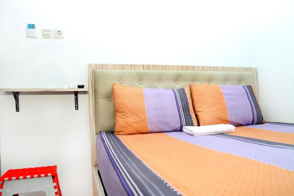 Джакарта: Hotel Syariah Mama Cengkareng