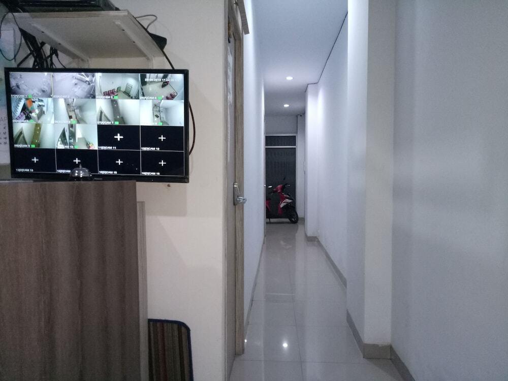 Джакарта: Hotel Syariah Mama Cengkareng