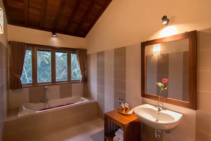 Тегаллаланг: Niniku villa