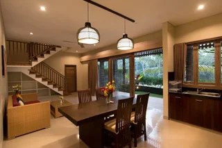 Тегаллаланг: Niniku villa