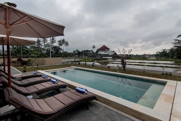 Тегаллаланг: Niniku villa