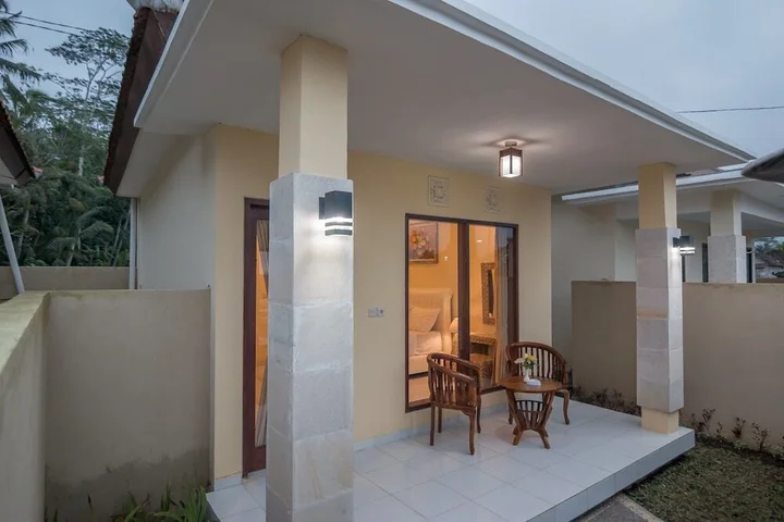 Тегаллаланг: Niniku villa