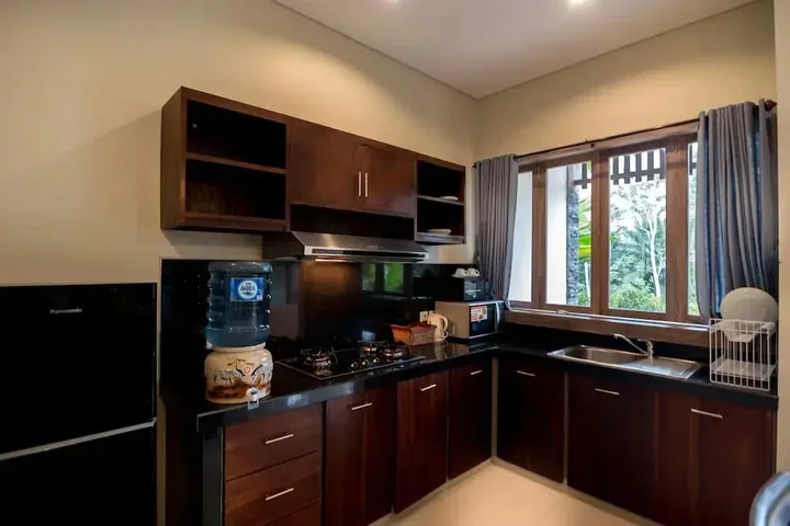 Тегаллаланг: Niniku villa