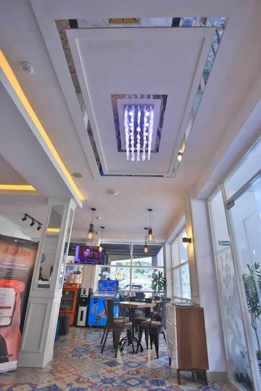 Суракарта: Front One Cabin Slamet Riyadi Solo