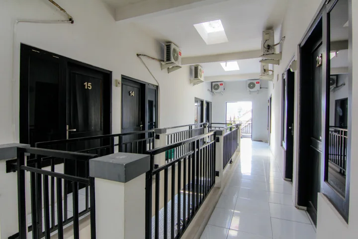 Депок: JJ House Wahid Hasyim