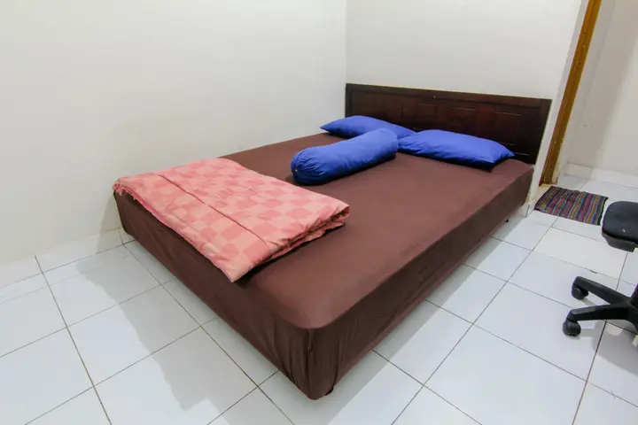 Депок: JJ House Wahid Hasyim