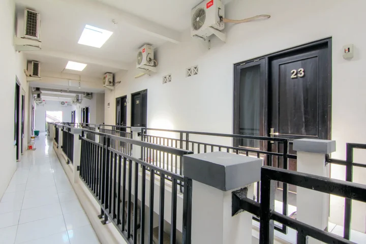 Депок: JJ House Wahid Hasyim
