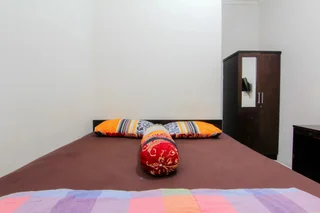 Депок: JJ House Wahid Hasyim