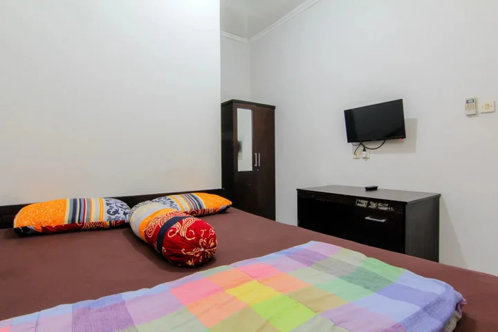 Депок: JJ House Wahid Hasyim