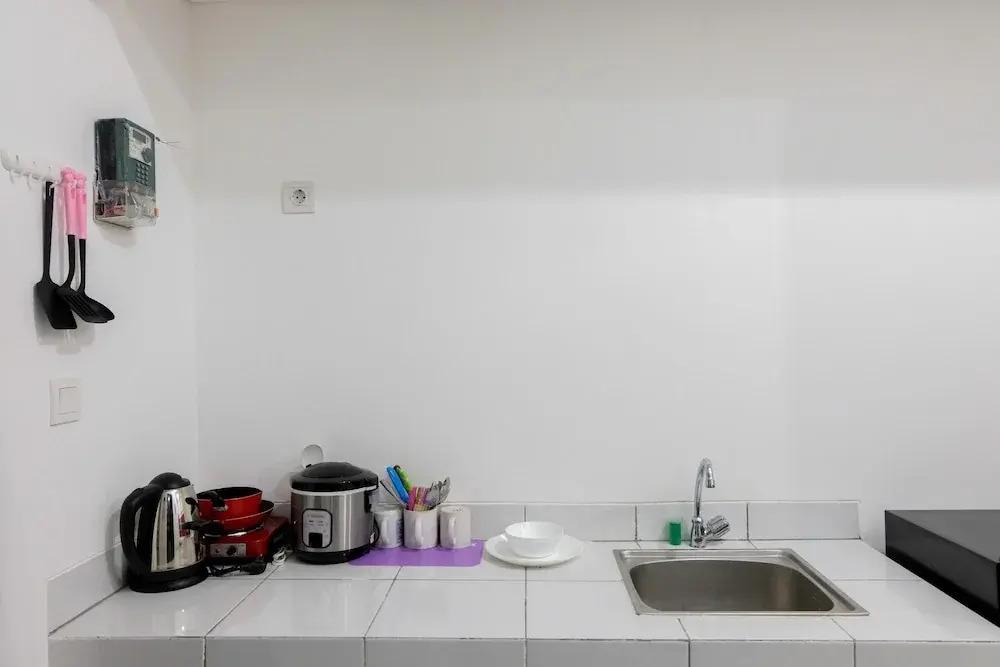 Legok: Modern & Comfy Studio @ Casa De Parco Apartment